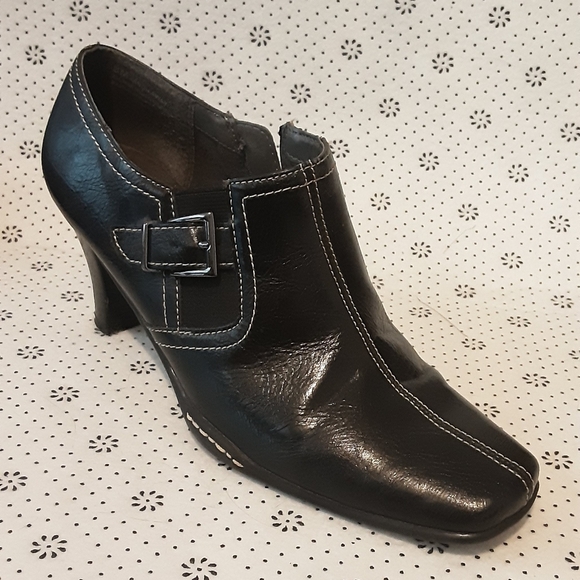 Aerosoles heeled Booties 3" Heels - Picture 3 of 8